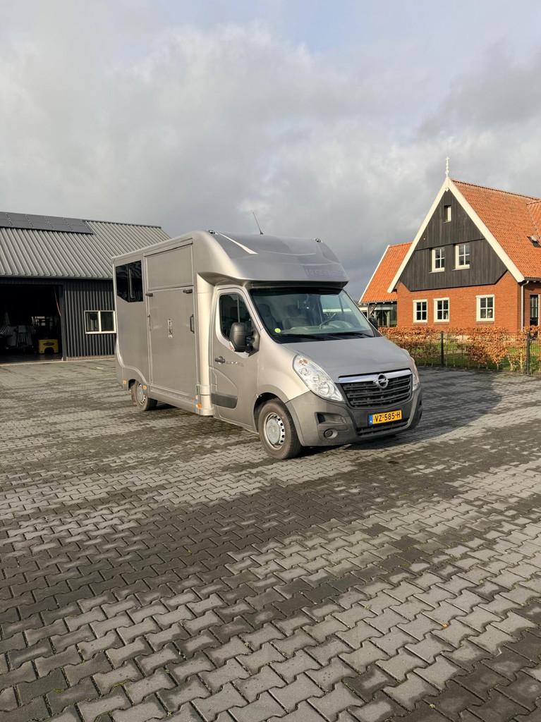 Opel Movano Nette paardenwagen, lage kilomerstand, aparte za, Dieren en Toebehoren, Paarden en Pony's | Trailers en Aanhangwagens