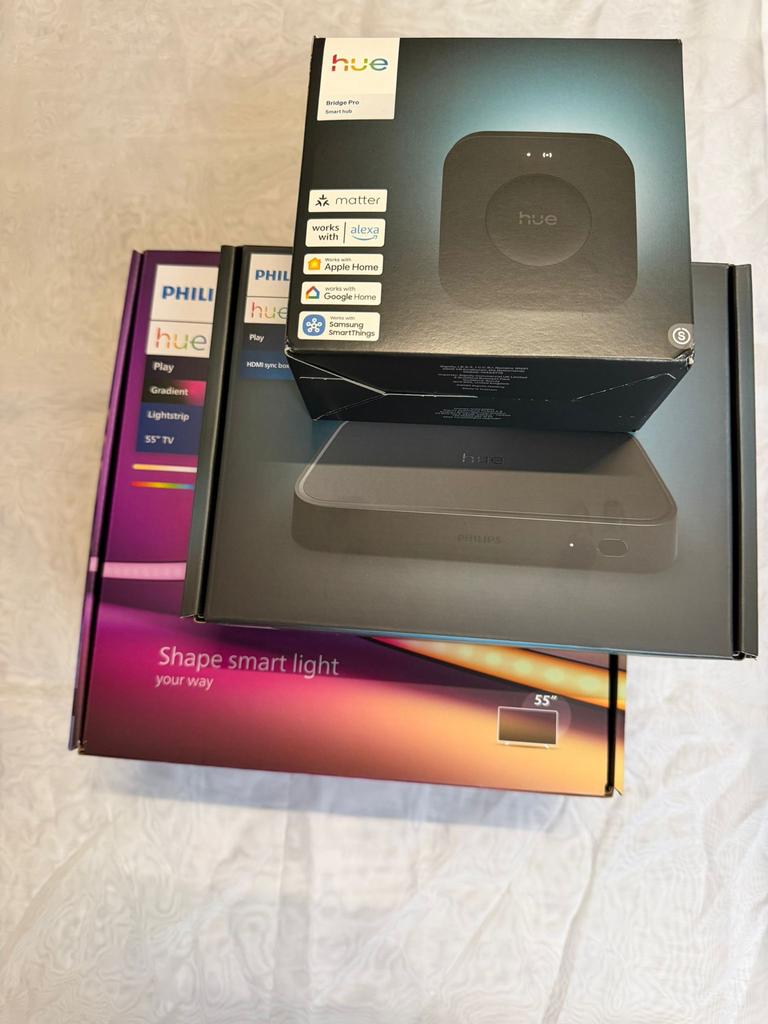 Philips Hue Smart Home Set: Bridge Pro, HDMI  Box 8k , Light, Ophalen of Verzenden, Nieuw
