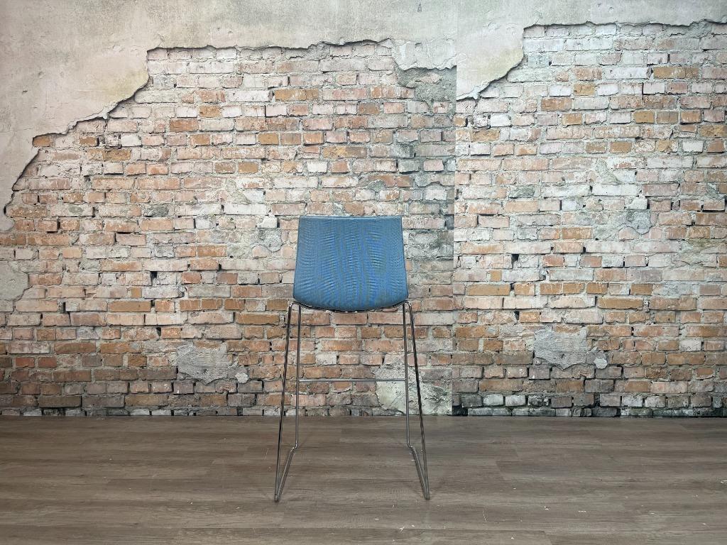 Arper Catifa 46 bar stool blauw bij TheReSales, Huis en Inrichting, Barkrukken, Ophalen of Verzenden, Zo goed als nieuw, Metaal