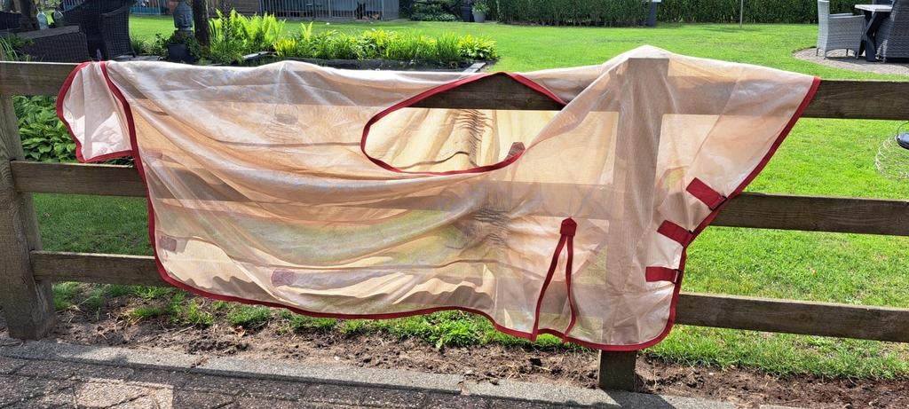 Vliegendeken met zadeluitsparing
205 cm, Ophalen of Verzenden