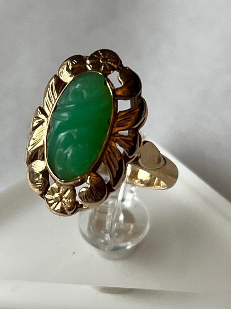 Antieke gouden ring met gesneden echte Jade, Sieraden, Tassen en Uiterlijk, Ringen, Verzenden, Met edelsteen, Dame, Goud