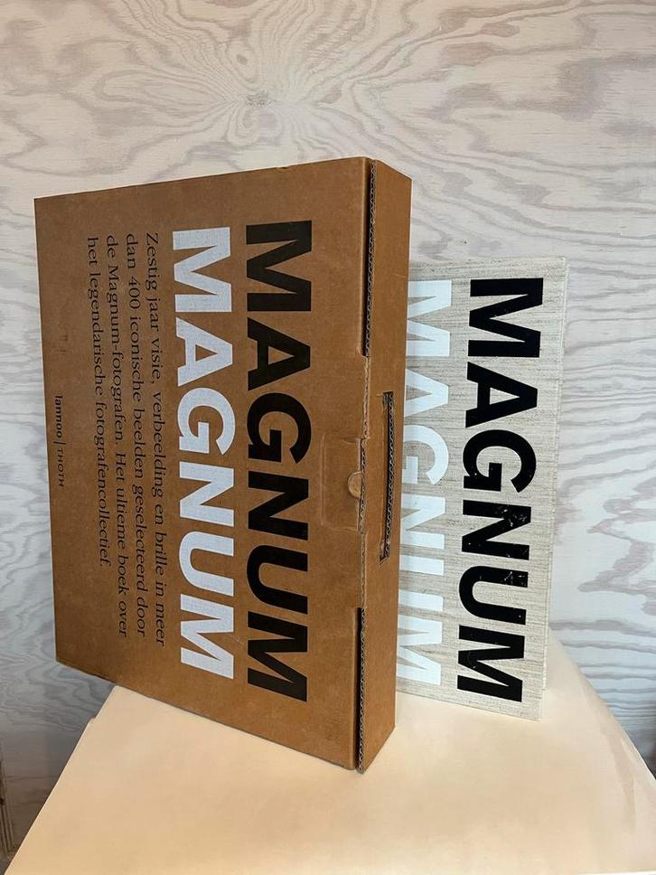 Magnum Magnum – Luxe linnen hardcover met originele doos, Boeken, Kunst en Cultuur | Fotografie en Design, Zo goed als nieuw, Fotografie algemeen