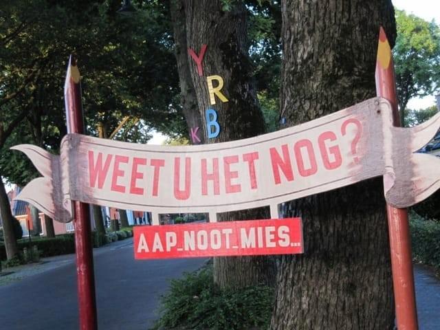 Straatversiering Aap-noot-mies leesplankje, Hobby en Vrije tijd, Feestartikelen, Feestartikel, Overige, Ophalen