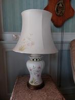 Mooie tafellamp met stenen voet en bloemmotief, Ophalen, Gebruikt, Klassiek, Landelijk