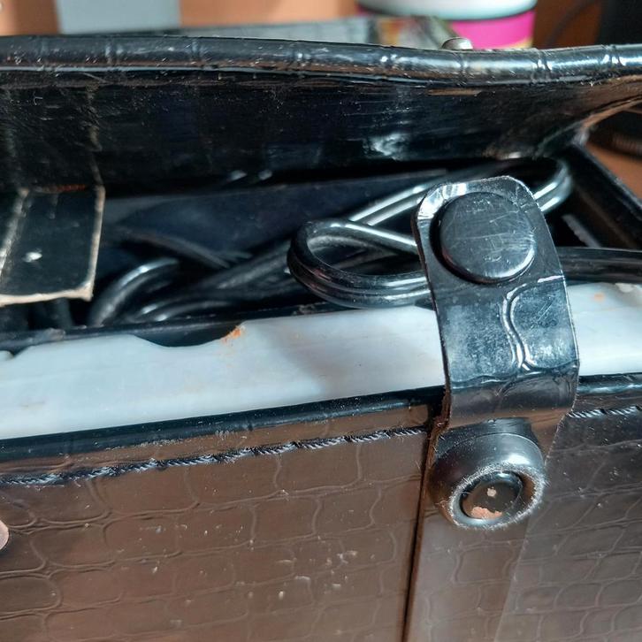 MEGATONE Transistorradio AM-FM-SW - Hong Kong - Verzamelaar, Audio, Tv en Foto, Radio's, Gebruikt, Transistorradio, Ophalen of Verzenden