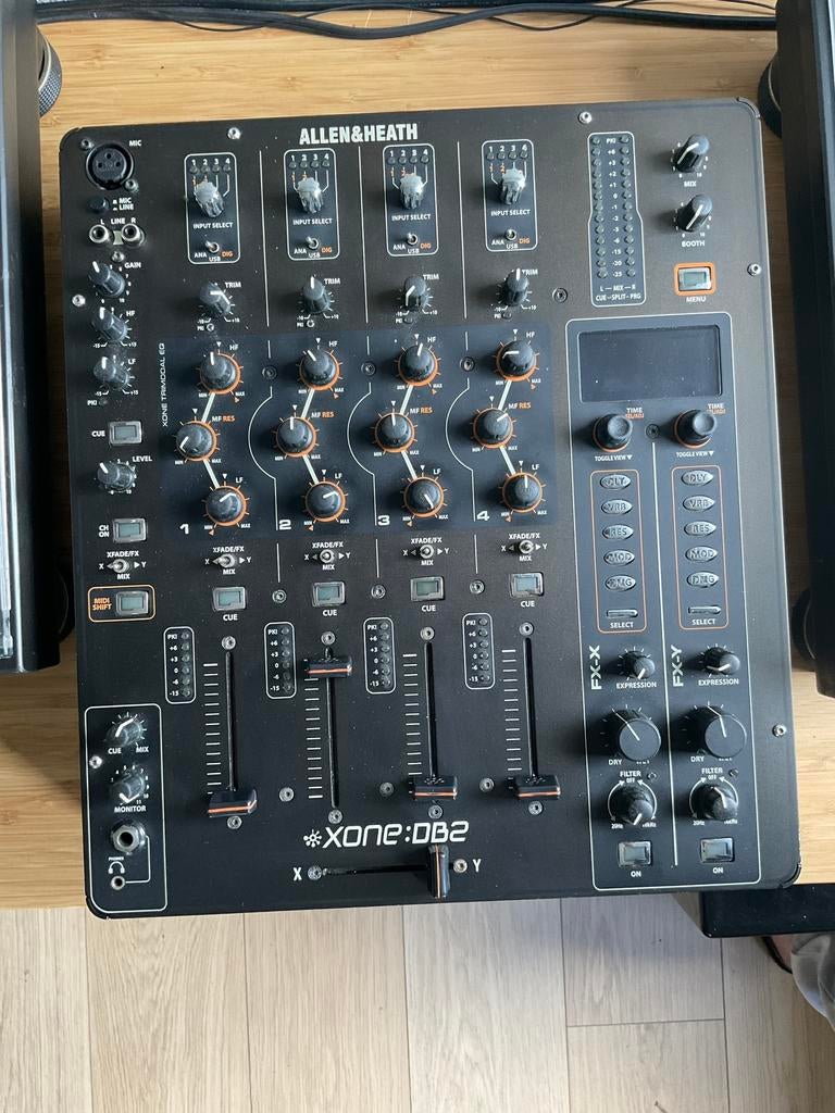 Allen & Heath Xone DB:2, Muziek en Instrumenten, Mengpanelen, Gebruikt, Minder dan 5 kanalen, Microfooningang, Ophalen of Verzenden