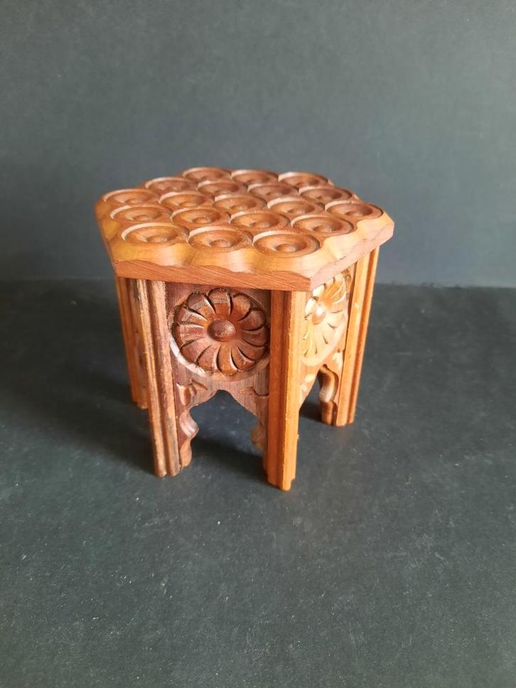 Poppenhuis meubeltje, houten krukje, Verzamelen, Poppenhuizen en Toebehoren, Zo goed als nieuw, Overige typen, Ophalen of Verzenden