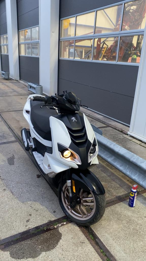 Peugeot speedfight 4 2023, Fietsen en Brommers, Scooters | Peugeot, Ophalen, Zo goed als nieuw, Tweetakt, Speedfight