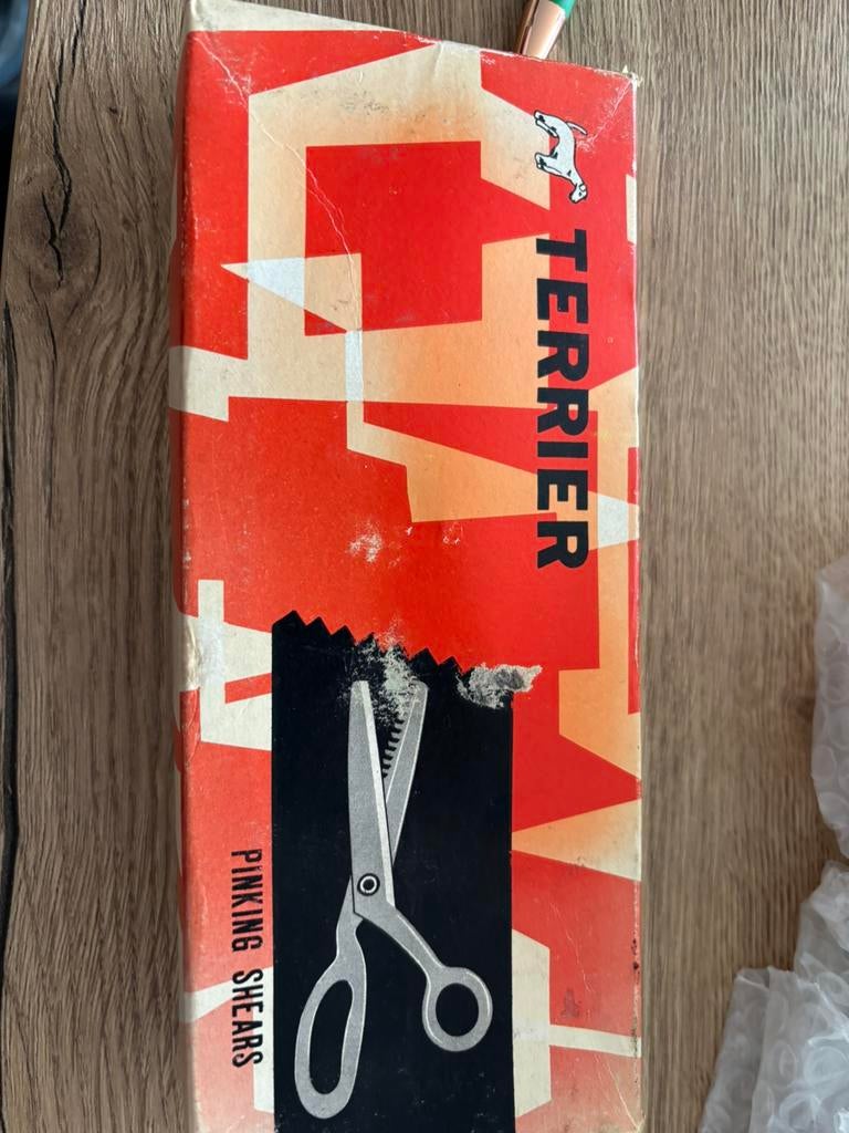 Vintage doos met Terrier kartelscharen + nog 1, Ophalen of Verzenden