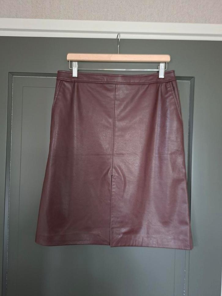 Rok H&M bourgundy/bordeaux maat 42, Kleding | Dames, Rokken, Zo goed als nieuw, Maat 42/44 (L), Rood, Onder de knie, Ophalen of Verzenden