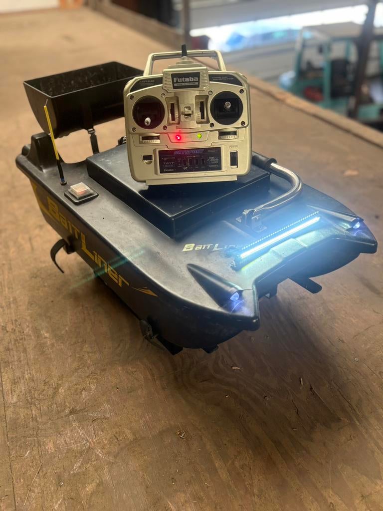 Baitliner voerboot, Watersport en Boten, Ophalen of Verzenden, Zo goed als nieuw, Overige typen