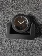 Klein zwart klokje, Huis en Inrichting, Woonaccessoires | Klokken, Ophalen, Nieuw, Analoog