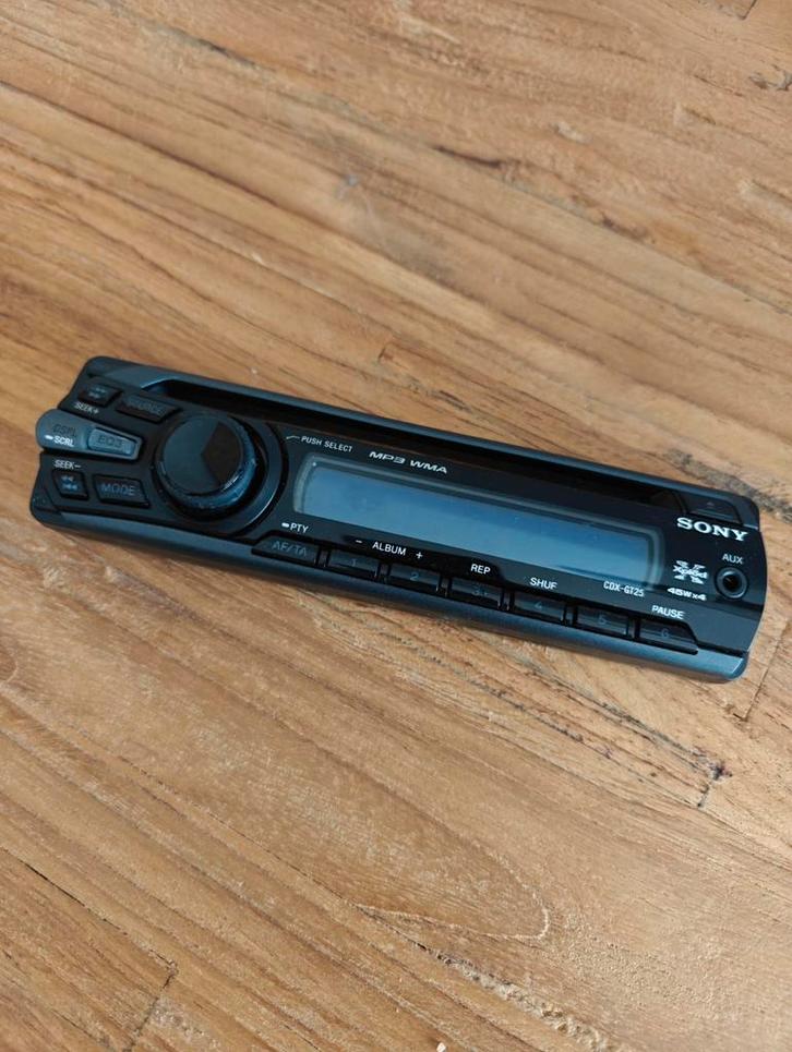 Sony autoradio CDX-GT25 met AUX, Auto diversen, Autoradio's, Ophalen