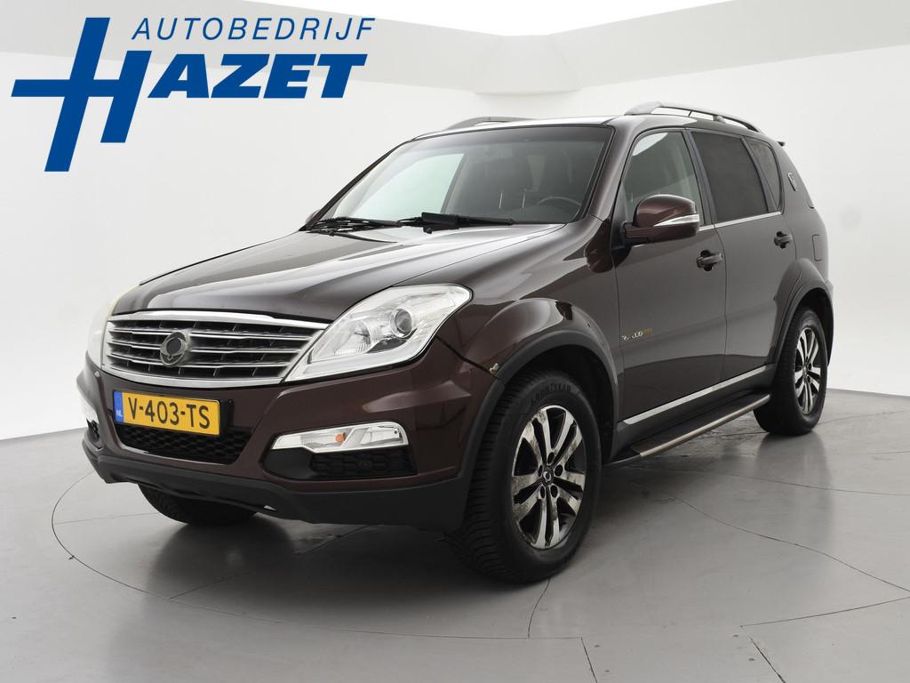 SsangYong Rexton RX 200 e-XDI 155 PK 4WD AUT. + TREKHAAK | L, Auto's, SsangYong, Gebruikt, 4 cilinders, Bruin, Leder