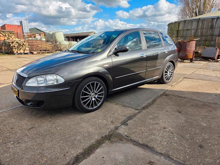 Fiat Croma 2.4 JTD 20V AUT 2007 Grijs, Auto's, Fiat, Particulier, Croma, ABS, Airbags, Airconditioning, Boordcomputer, Centrale vergrendeling