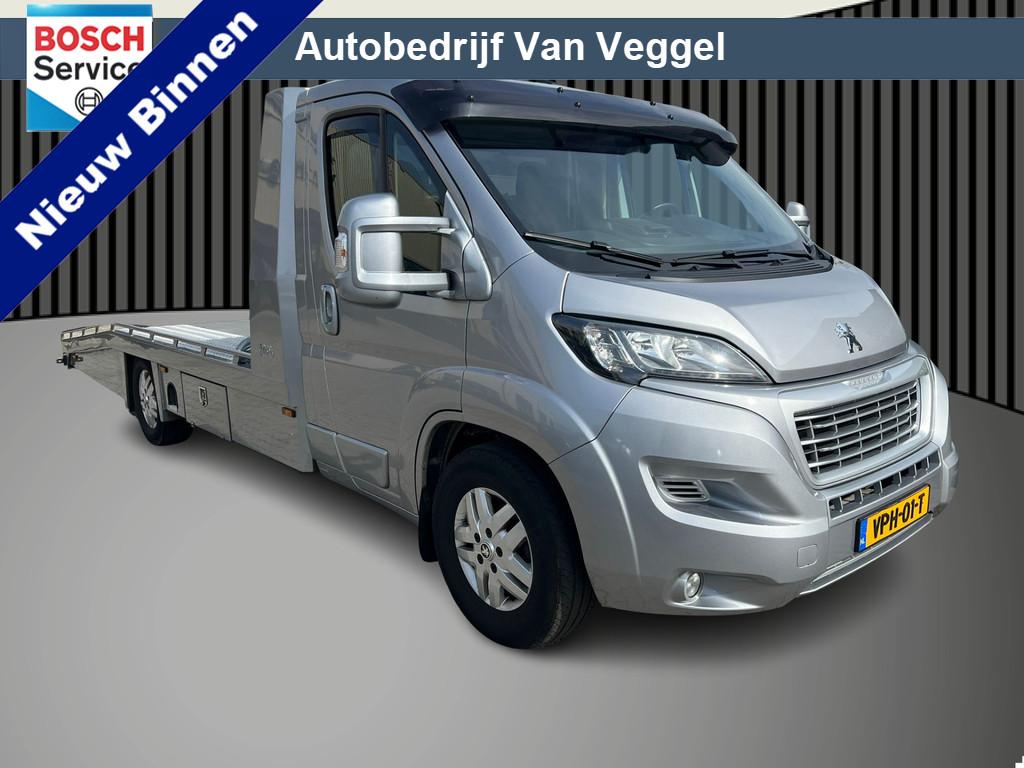 Peugeot Boxer 435 2.2 BlueHDi tijhof oprijwagen luchtvering,, Auto's, Bestelauto's, Voorwielaandrijving, Stof, Gebruikt, 4 cilinders