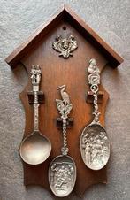 Tinnen lepelset met houten rekje, Verzenden