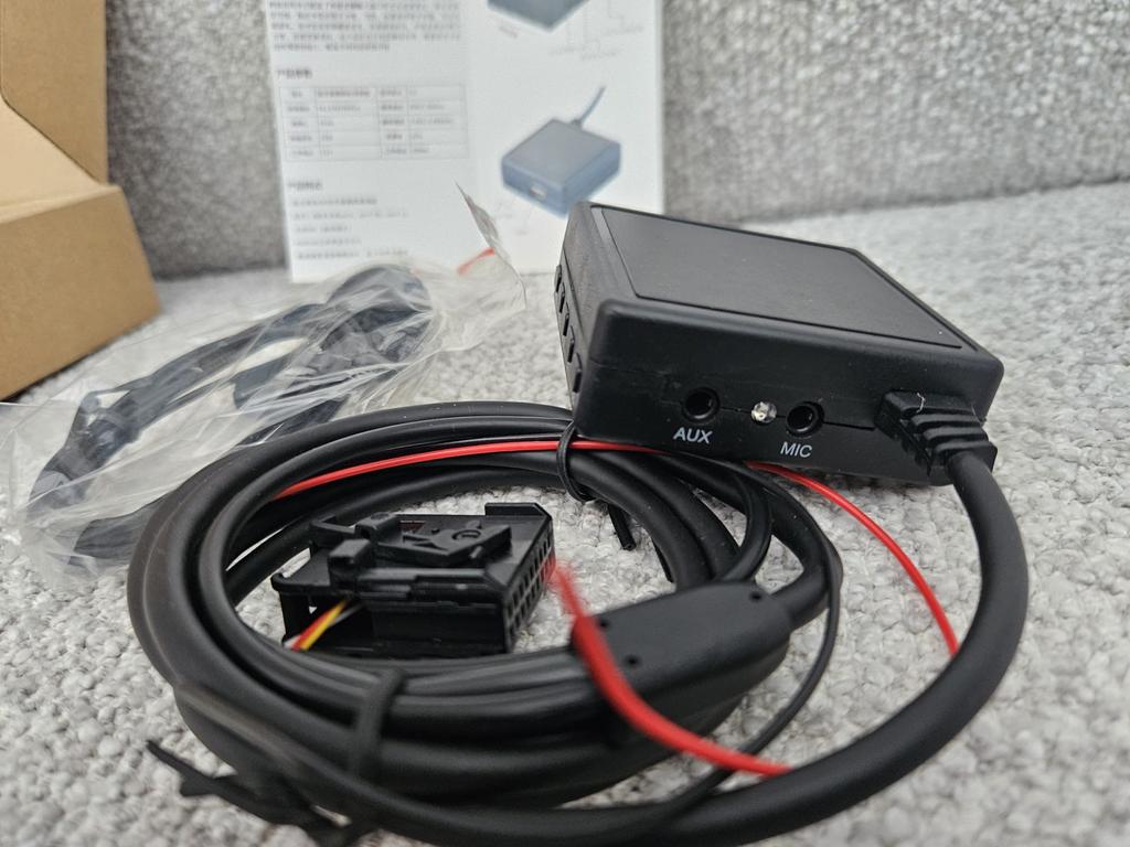 Nieuwe Bluetooth Muziek Adapter SD/MIC/USB/BT/Audio Receiver, Ophalen of Verzenden, Nieuw, Minder dan 2 meter, Overige kabels