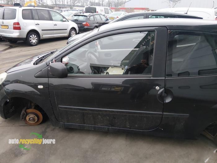Portier 2Deurs links van een Renault Twingo (NV676), Auto-onderdelen, Gebruikt, -, -, -
