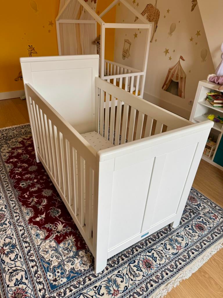 Mooi wit ledikant/babybedje/babybed van Bopita, Ophalen, Zo goed als nieuw, Jongetje of Meisje