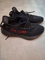 Adidas Yeezy zwarte schoenen, Kleding | Dames, Schoenen, Ophalen of Verzenden, Zo goed als nieuw, Zwart, Sneakers of Gympen