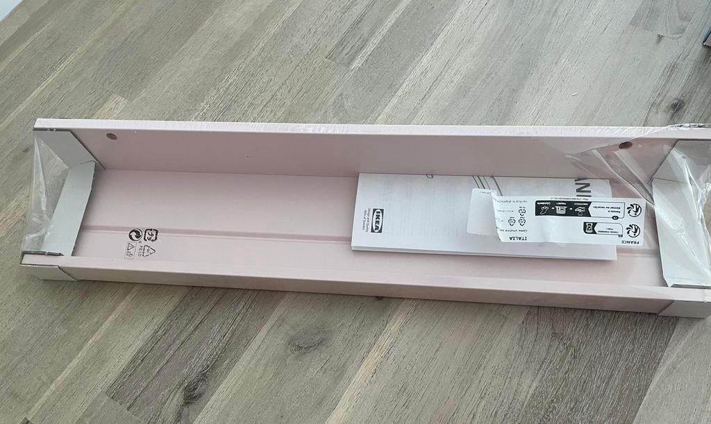 Roze schilderijenrek - 55 cm - Ika Mosslanda, Ophalen, Nieuw