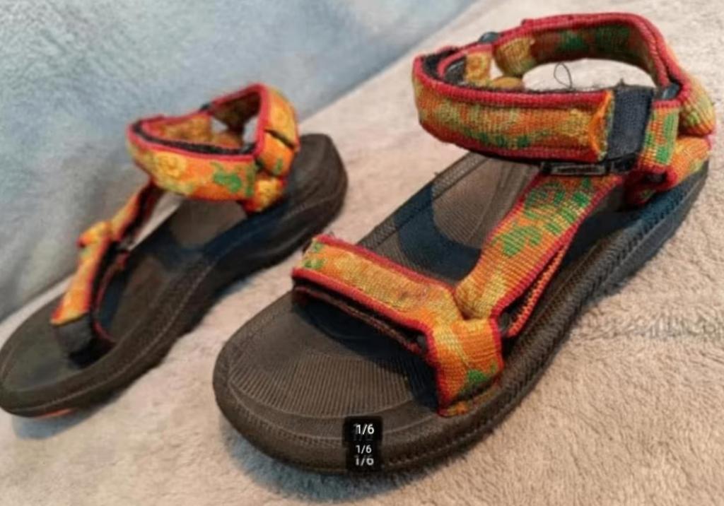 Teva sandalen (maat 24) 17cm gemeten van voren naar achteren, Gebruikt, Overige typen, Ophalen of Verzenden
