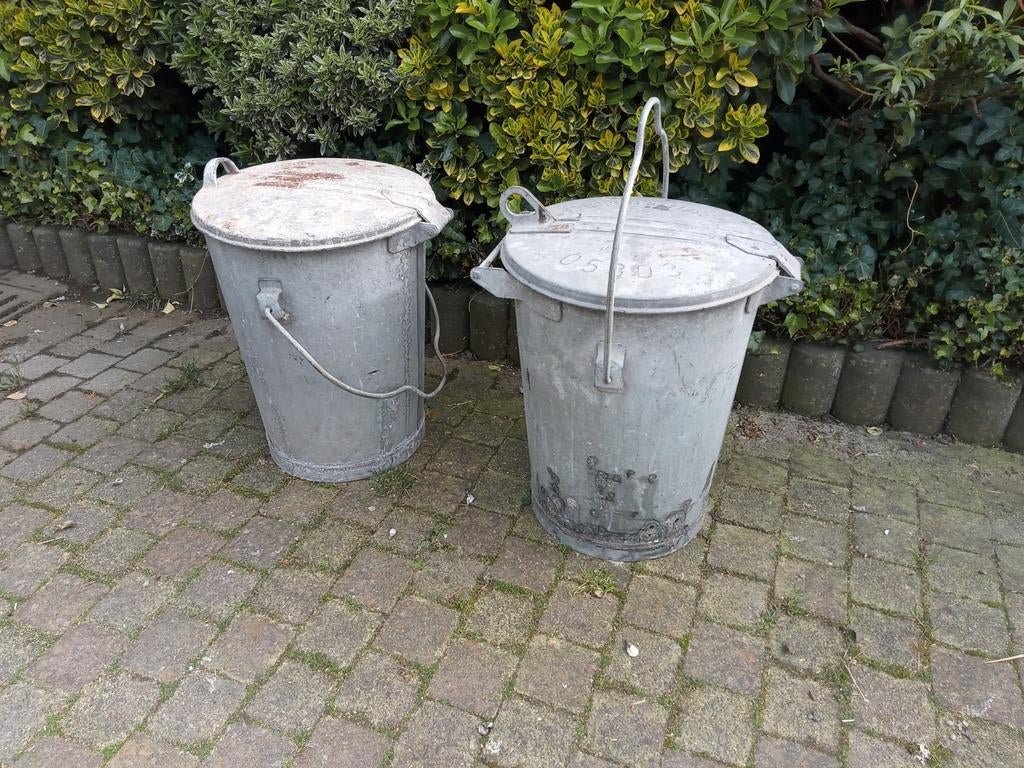Oude zinken vuilnisbak 2stuks, Tuin en Terras, Ophalen, Gebruikt