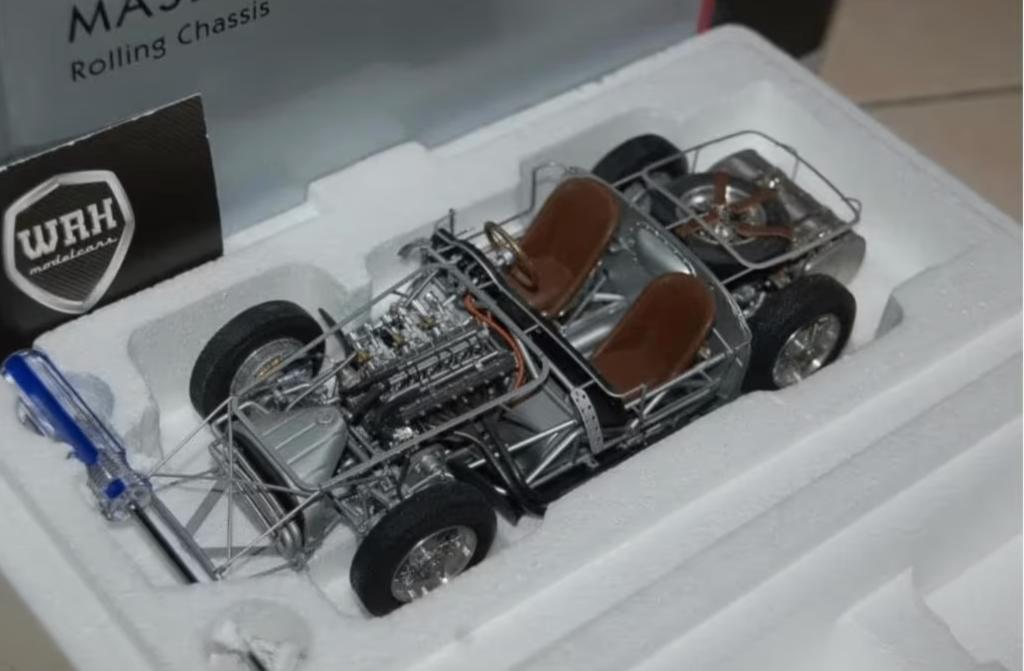 1:18 MASERATI 300S ROLLING CHASSIS CMC M-109 in box WRH, Hobby en Vrije tijd, Modelauto's | 1:18, Verzenden, Zo goed als nieuw