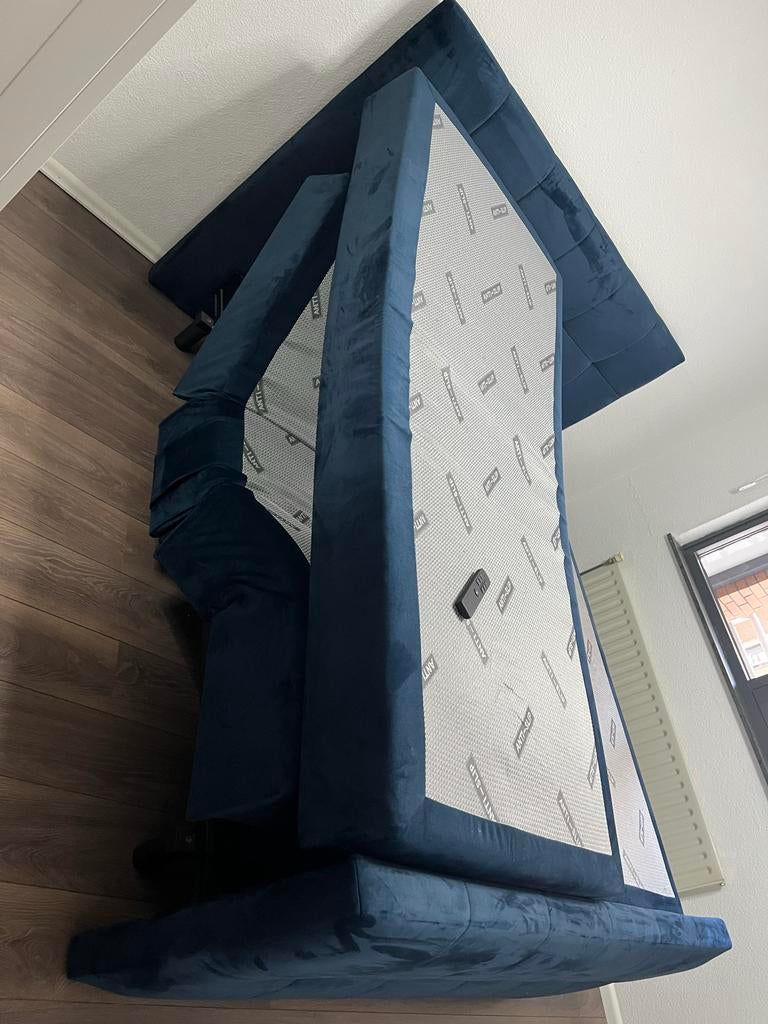 MOET WEG! Tweepersoons boxspring met elektrische verstelling, Ophalen, Gebruikt, Blauw, Tweepersoons