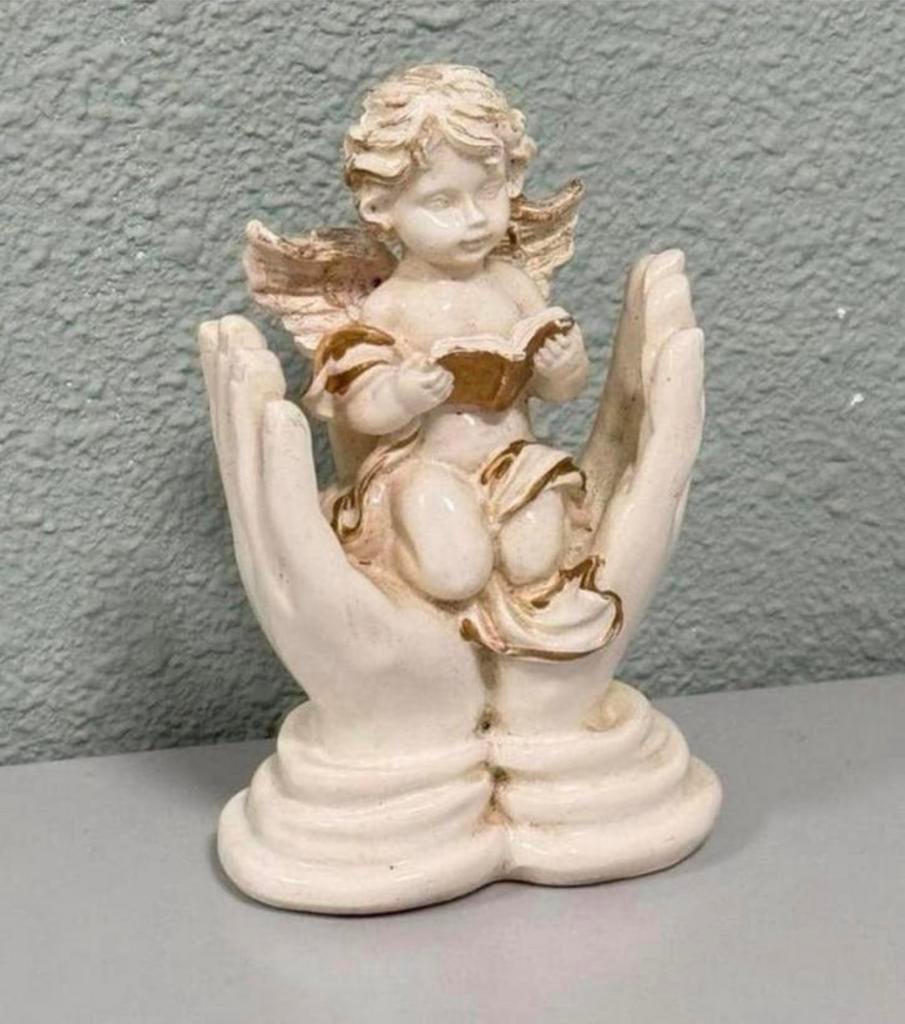 Antiek beeld beeldje cherubijn engel in hand handen met boek, Ophalen of Verzenden