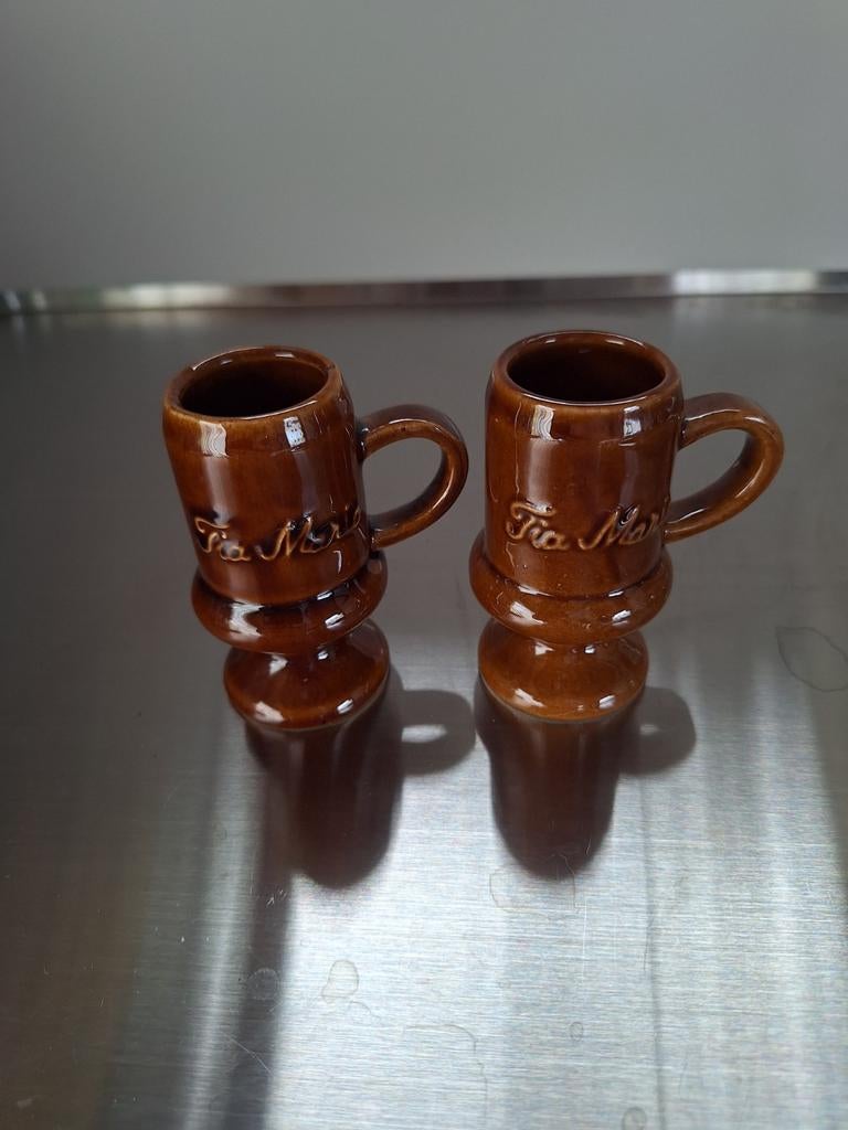TIA MARIA kopjes 2 stuks, bruin, Verzamelen, Glas en Borrelglaasjes, Ophalen of Verzenden, Zo goed als nieuw, Borrel- of Shotglas