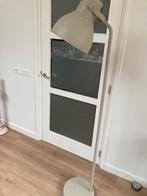 Staande IKEA  lamp / vloerlamp Hektar, Huis en Inrichting, Lampen | Vloerlampen, Ophalen, Zo goed als nieuw, 150 tot 200 cm
