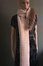 Prachtige gebreide sjaal van het kwaliteitsmerk Gustav., Ophalen of Verzenden, Zo goed als nieuw, Maat 46/48 (XL) of groter, Sjaal