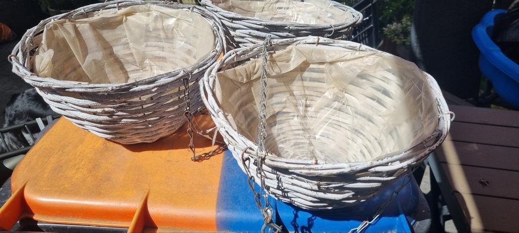 3 hangbaskets riet, Vacatures, 33 - 40 uur, Overige niveaus, Vanaf 10 jaar, Overige vormen