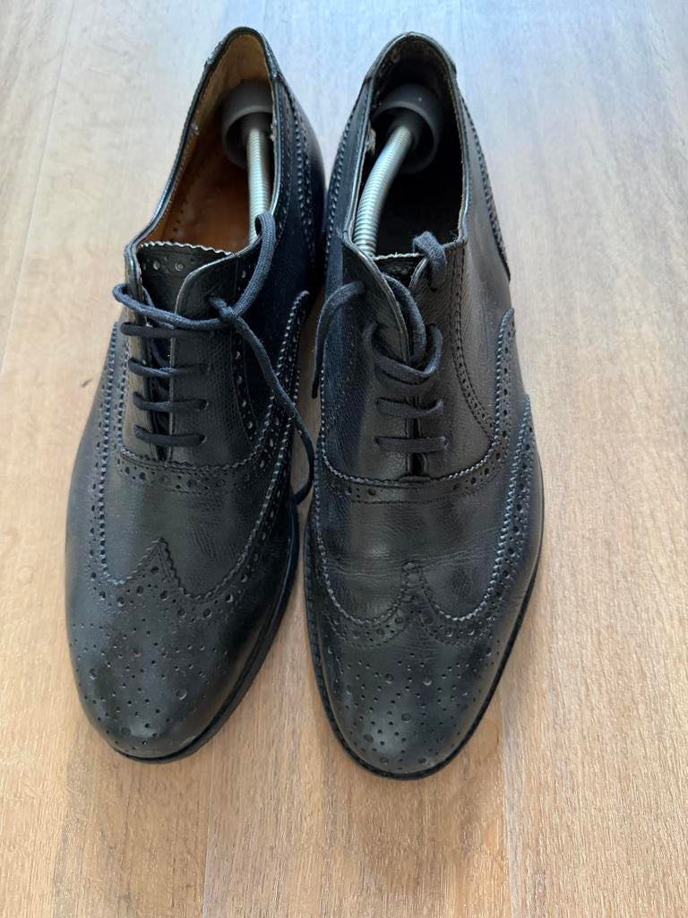 Zwarte veterschoenen met brogue details Avang, Kleding | Heren, Schoenen, Ophalen of Verzenden, Gedragen, Zwart, Veterschoenen