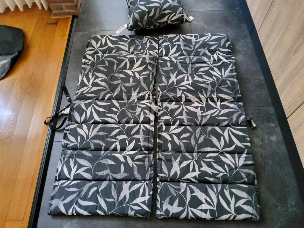 Twee nieuwe tuinstoelen kussens en een sierkussen gratis, Ophalen, Nieuw