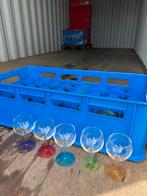 24x Wijnglas met gekleurde voet, Ophalen, Gebruikt, Overige typen, Fleur@timeout.nl