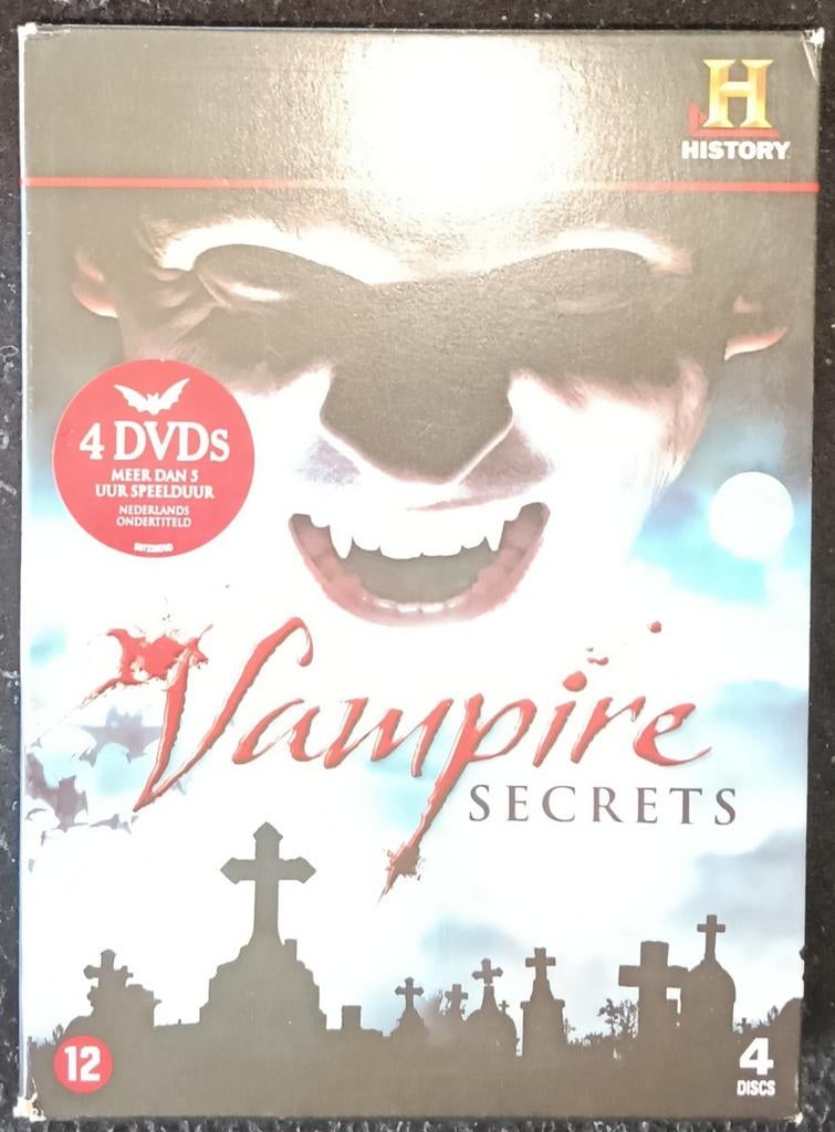 Vampire Secrets, Vanaf 16 jaar, Ophalen of Verzenden, Zo goed als nieuw, Oorlog of Misdaad
