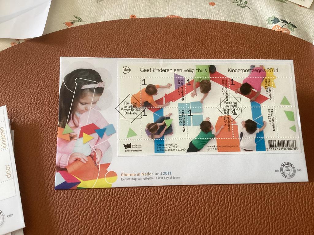 No620 E640 2011 Vel kinderpostzegels Heb ook van Nederland, Ophalen, Onbeschreven, Nederland