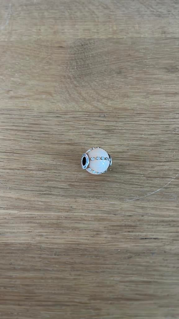Zilveren Tedora zalmkleurige bedel met strasssteentjes, Ophalen of Verzenden, Zo goed als nieuw, Tedora, 1 bedel