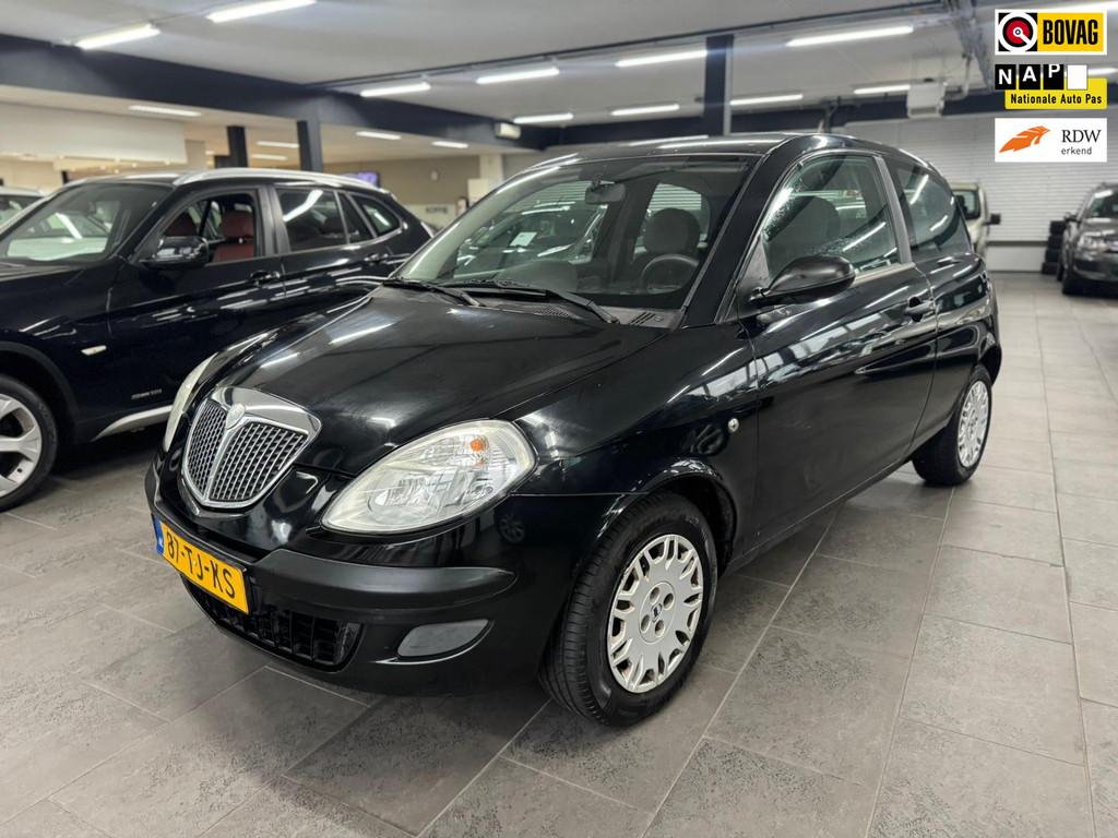 Lancia Ypsilon 1.2 1-eigenaar elektrische pakket stuurbekrac, Auto's, Lancia, Voorwielaandrijving, Stof, Gebruikt, Zwart