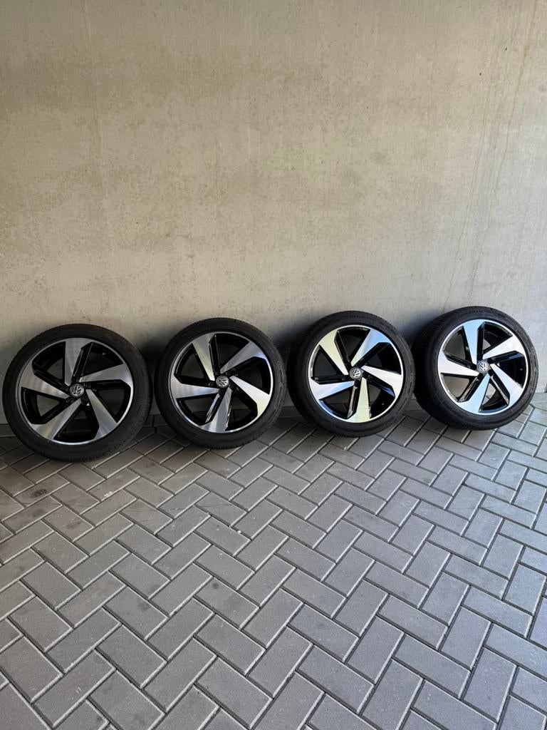 Z.G.A.N 17” Milton Keynes Vw Polo GTI velgen Zomerbanden, 215 mm, Velg(en), 17 inch, Ophalen of Verzenden