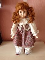 pop met porselein hoofd -handen-benen, Verzenden, Zo goed als nieuw, Pop