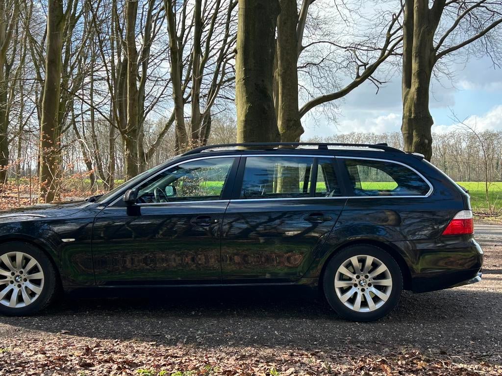 BMW 5-Serie 2.0 I 520 Touring 120KW AUT 2008 Zwart, Auto's, Automaat, Achterwielaandrijving, 1995 cc, 4 cilinders