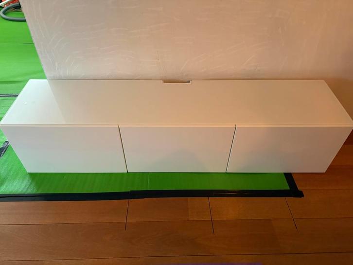 IKEA Besta TV-meubel wit met 3 deuren, Huis en Inrichting, Kasten | Televisiemeubels, Gebruikt, Minder dan 100 cm, 150 tot 200 cm