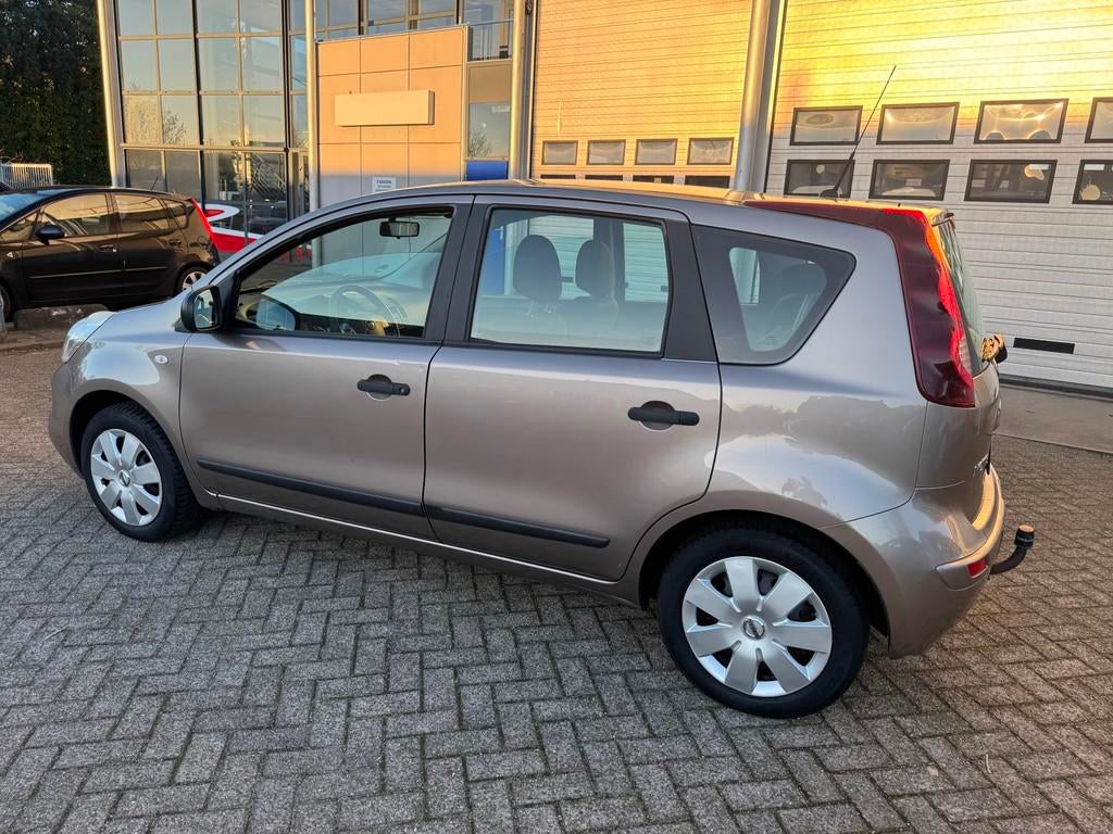 Nissan Note 1.4 Visia Airco,Trekhaak, Auto's, Nissan, Voorwielaandrijving, Gebruikt, 4 cilinders, Bruin