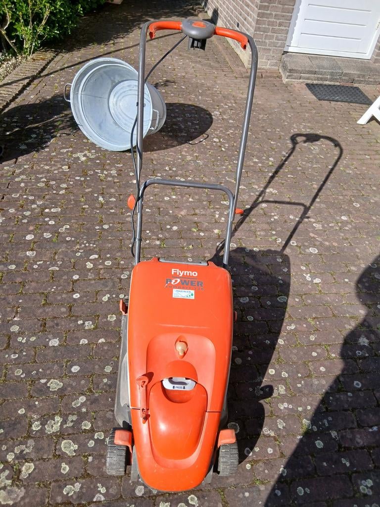 Elektrische grasmaaier met opvangbak Flymo Power Compact 330, Ophalen, Gebruikt