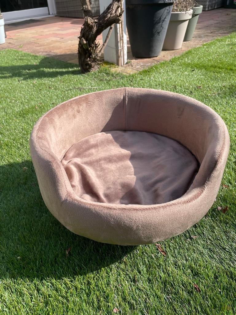 Leuk katten/hondenmandje op pootjes, Ophalen of Verzenden, Zo goed als nieuw