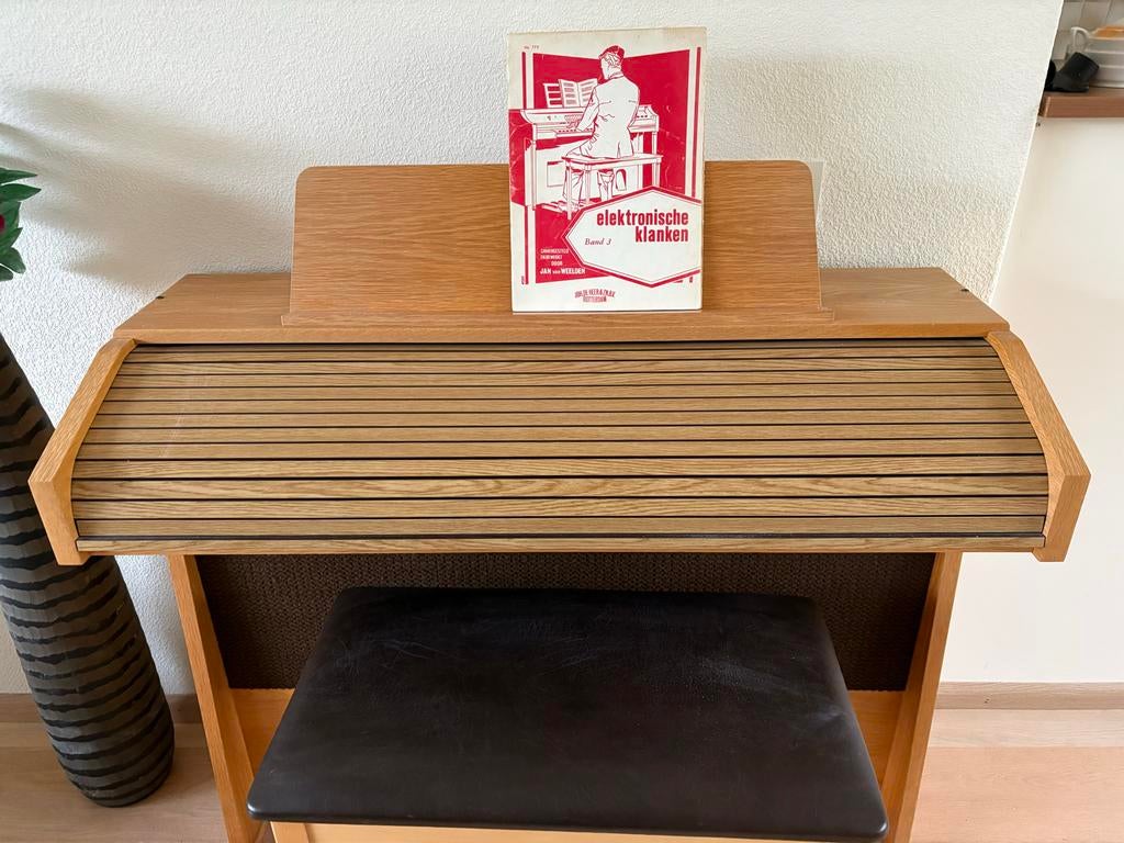 Content Orgel D900 met bankje, Muziek en Instrumenten, Orgels, Ophalen of Verzenden, Gebruikt, 1 klavier, Orgel